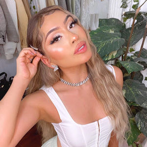 Meet your Posher, Odalys